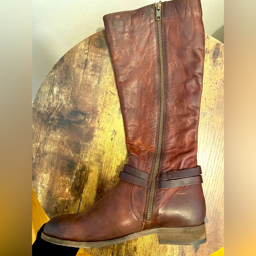 FRYE Boots. Never worn. Size 9.5